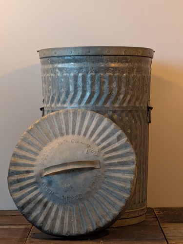 Vintage 1940s nesco metal - nesco,